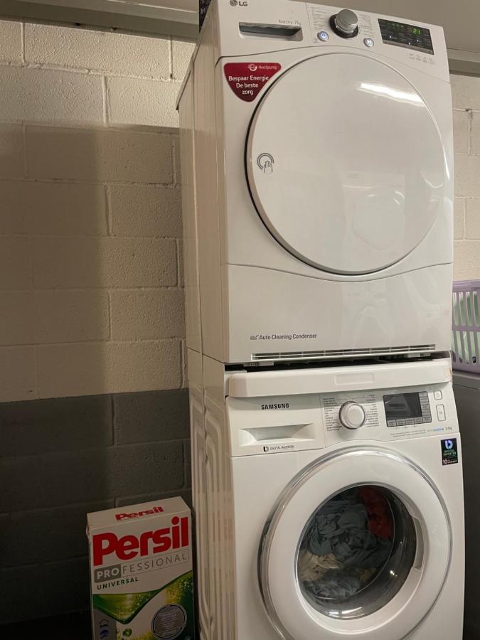 Large Room In Schuttrange Free Parking 10Mins To Airport Excellent Customer Services Exteriör bild