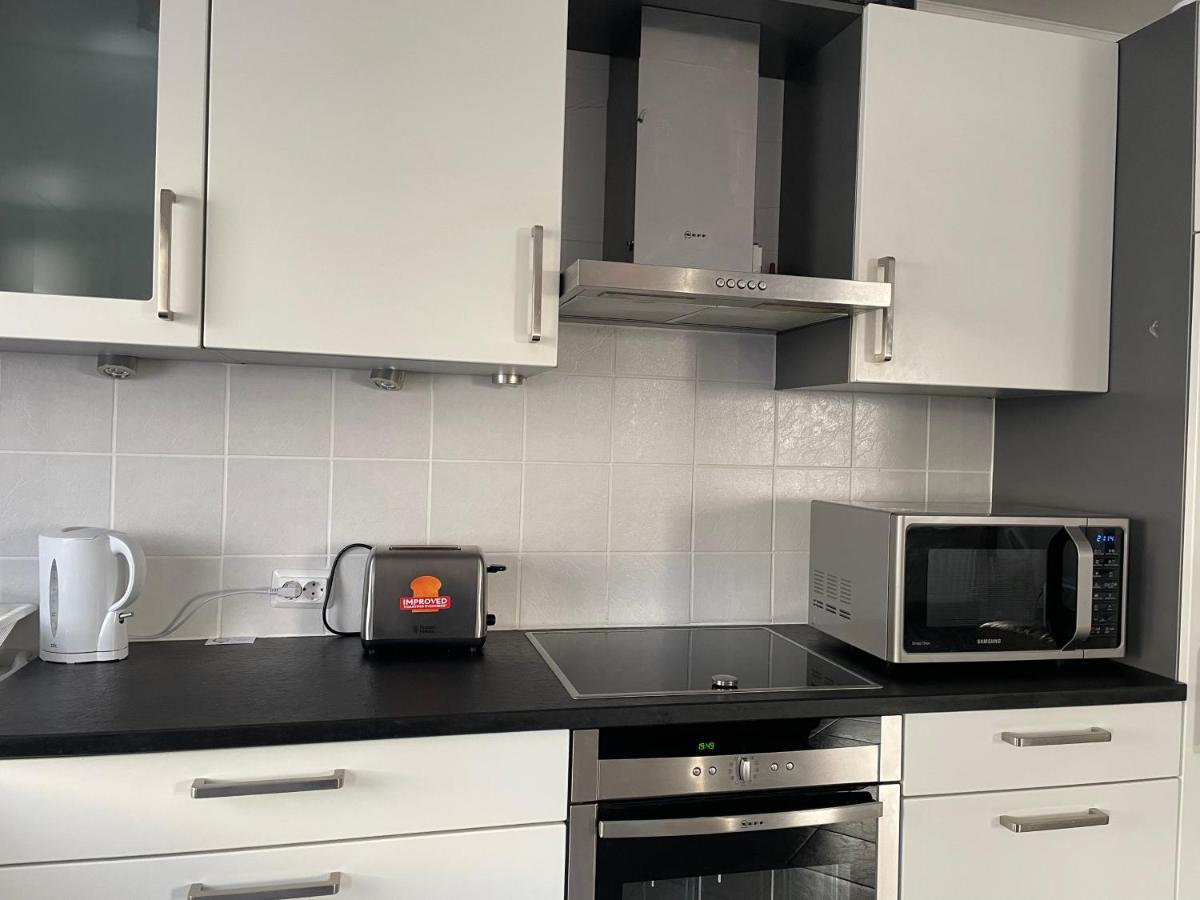 Large Room In Schuttrange Free Parking 10Mins To Airport Excellent Customer Services Exteriör bild