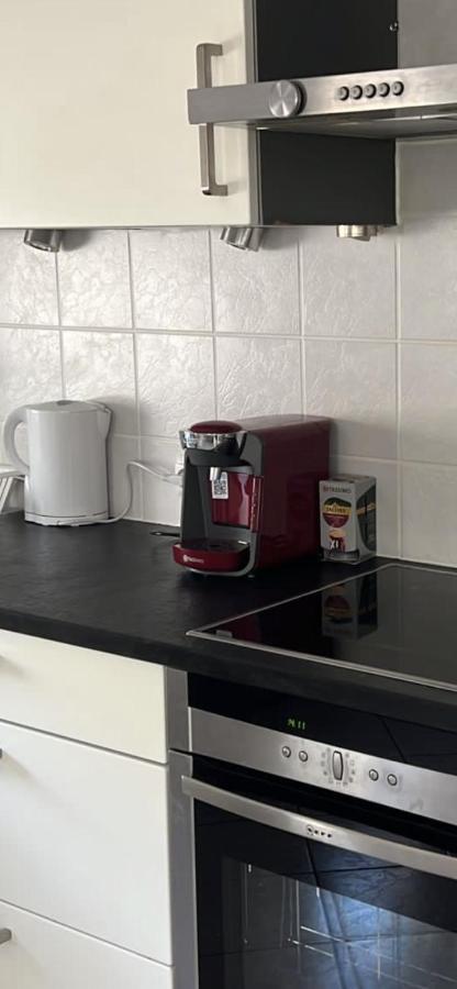 Large Room In Schuttrange Free Parking 10Mins To Airport Excellent Customer Services Exteriör bild